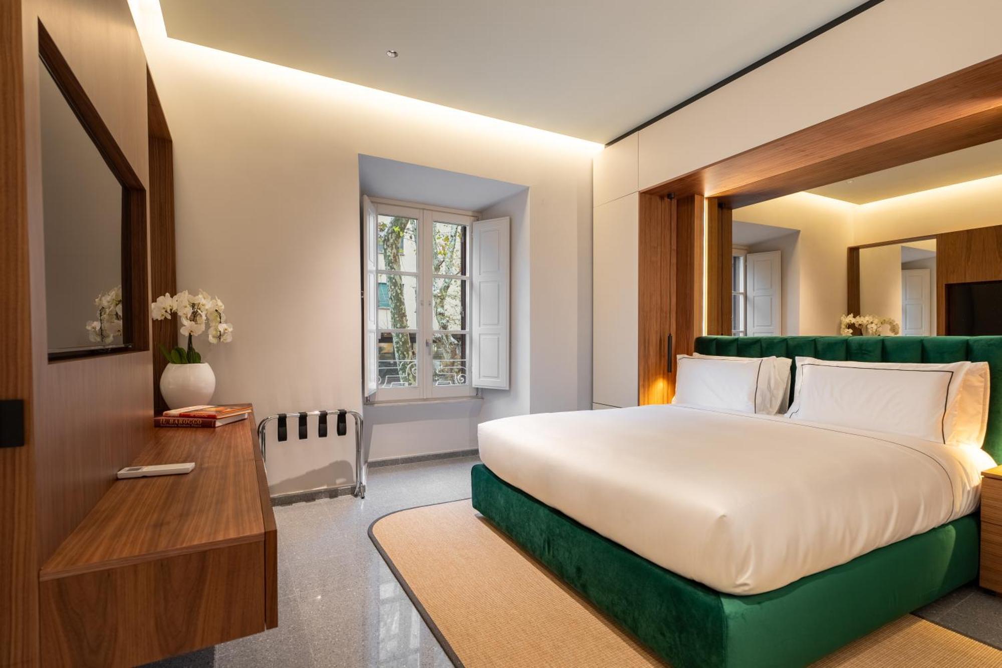 Luxury Near Colosseum Apartment