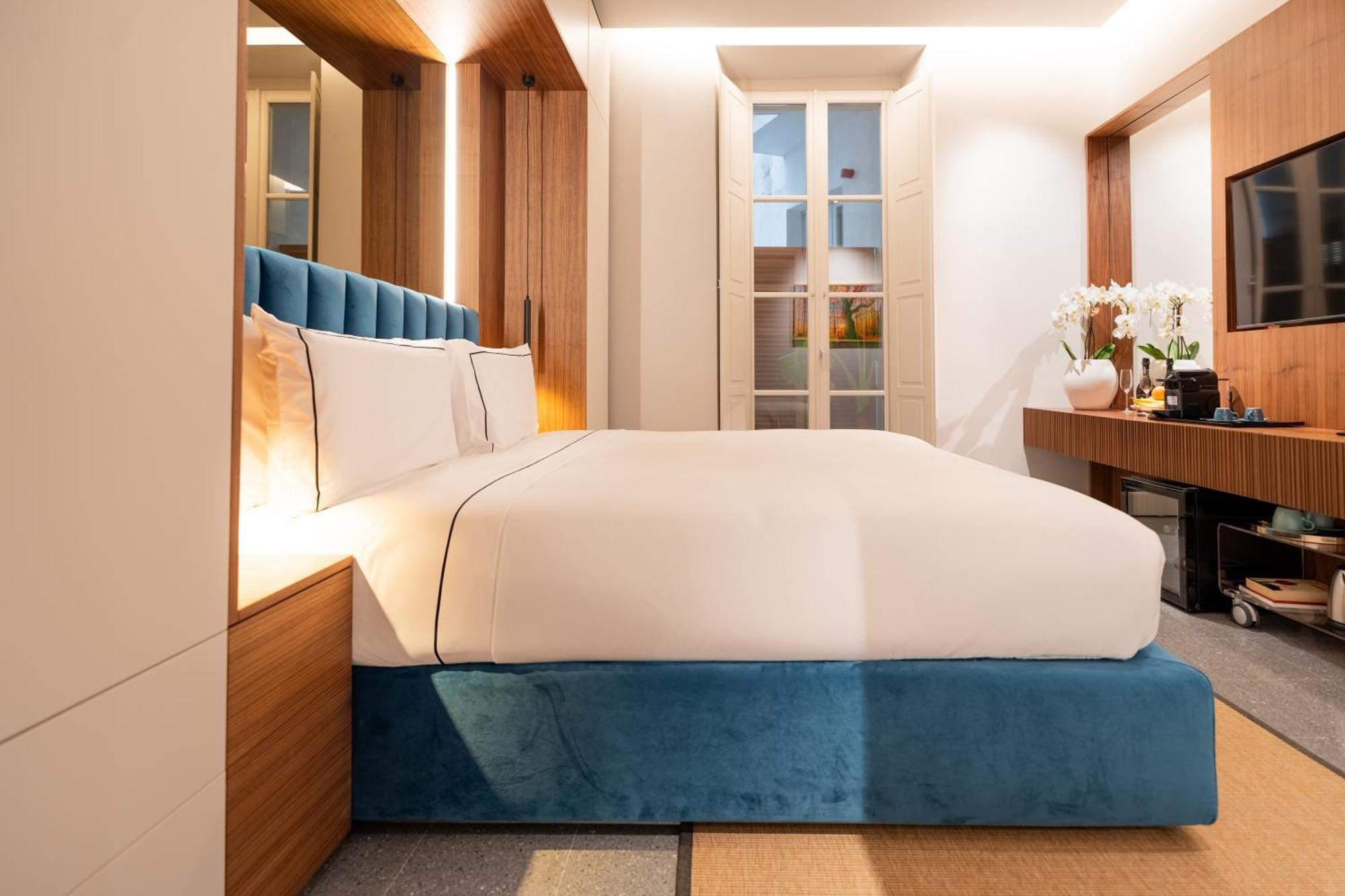 Luxury Near Colosseum Apartment
